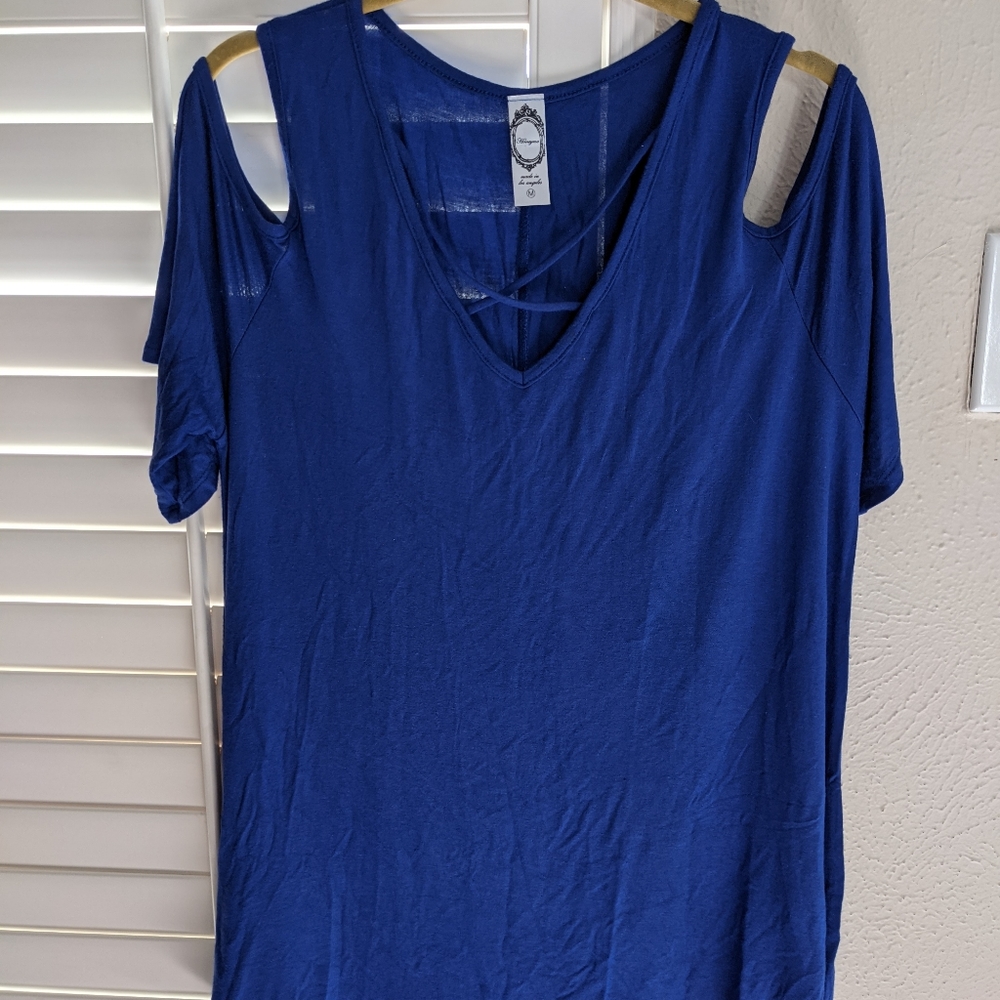 Woman's Top, bright blue, Size Medium